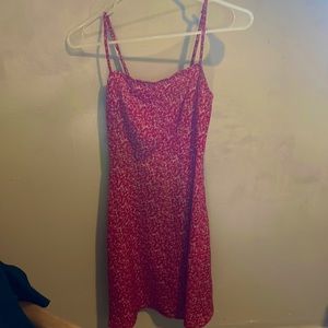 Red floral linen dress. Great condition. No holes, discoloration or damage.